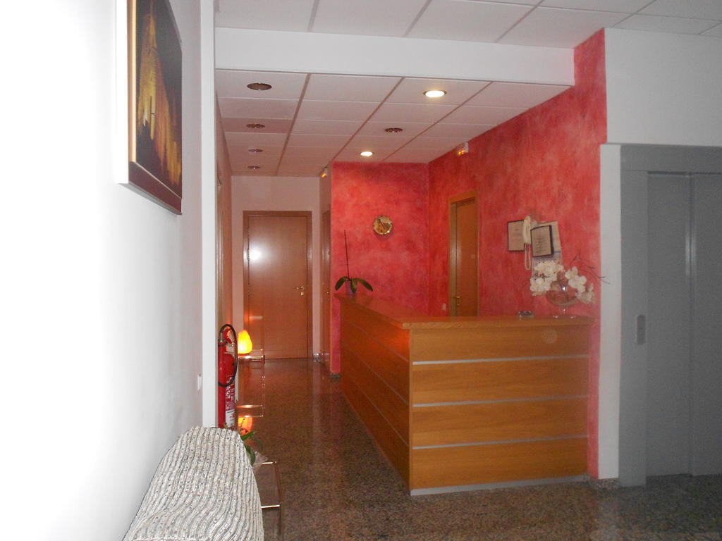 Hostal Ca La Irene Sant Vicens De Castellet ภายนอก รูปภาพ